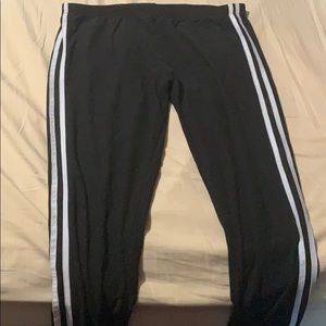 No Boundaries black leggings w/ white stripes  XL